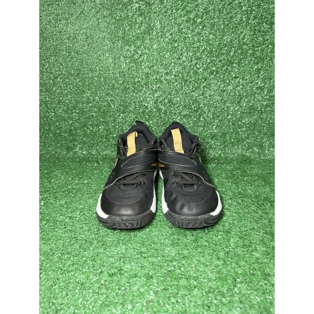 Nike Team Hustle D 11 Toddler Kid Size 13.5C Black Gold Casual Walking Sneakers